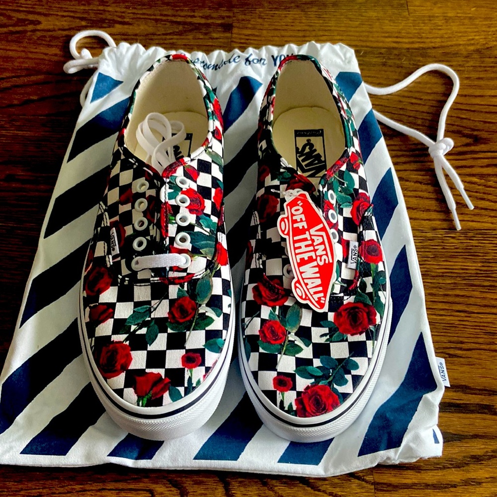 VANS CUSTOMS CHECKERBOARD ROSES AUTHENTIC